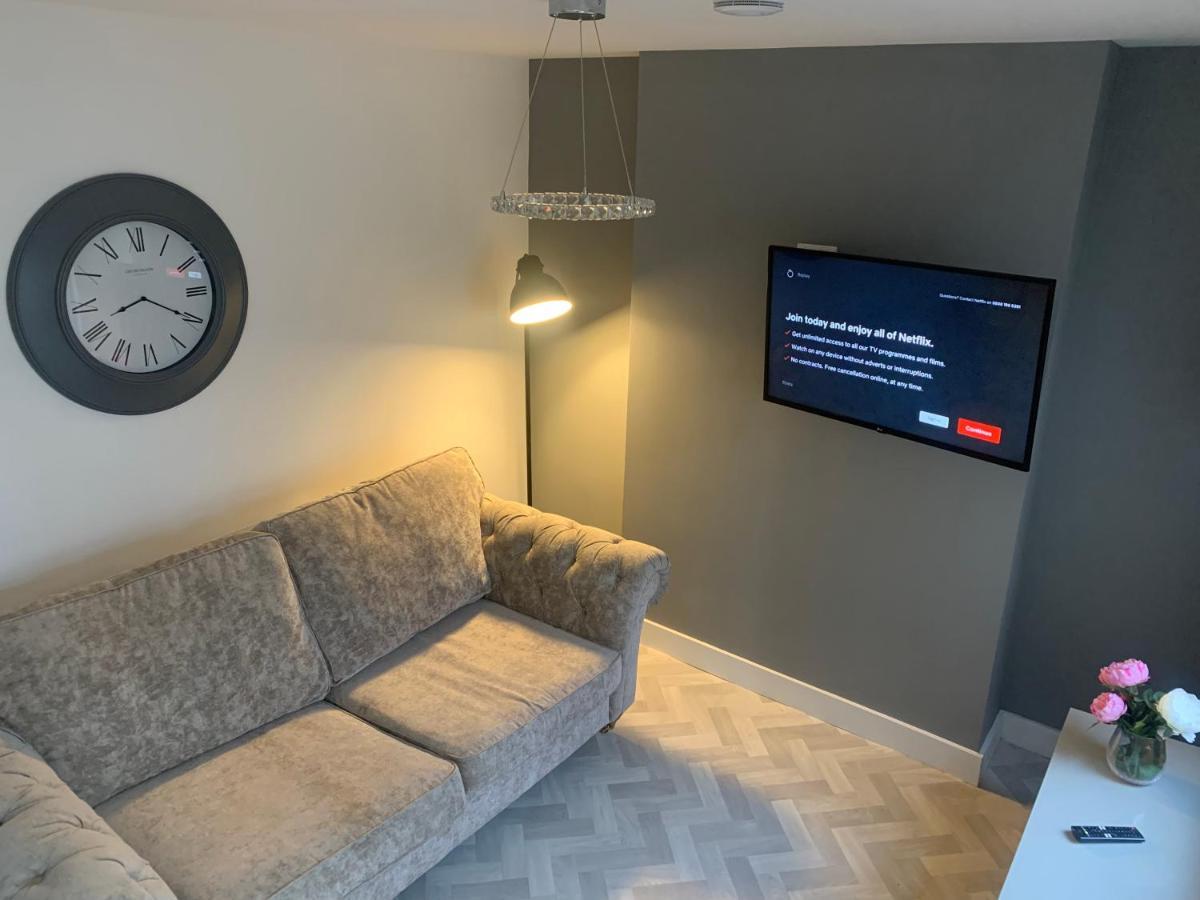 Modern 3 Bedroom Townhouse Pennyburn Exterior foto