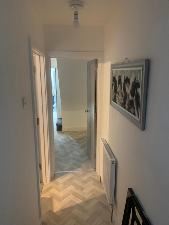 Modern 3 Bedroom Townhouse Pennyburn Exterior foto